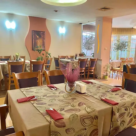 Hotel семеен балани 2*